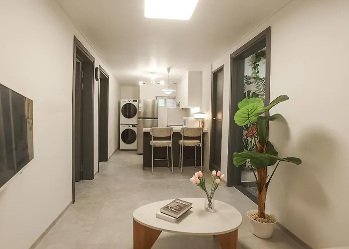 Lumini House